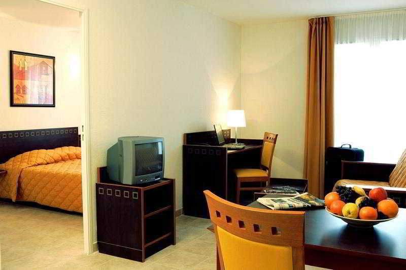 Aparthotel Adagio Access Nice Garibaldi Eksteriør billede